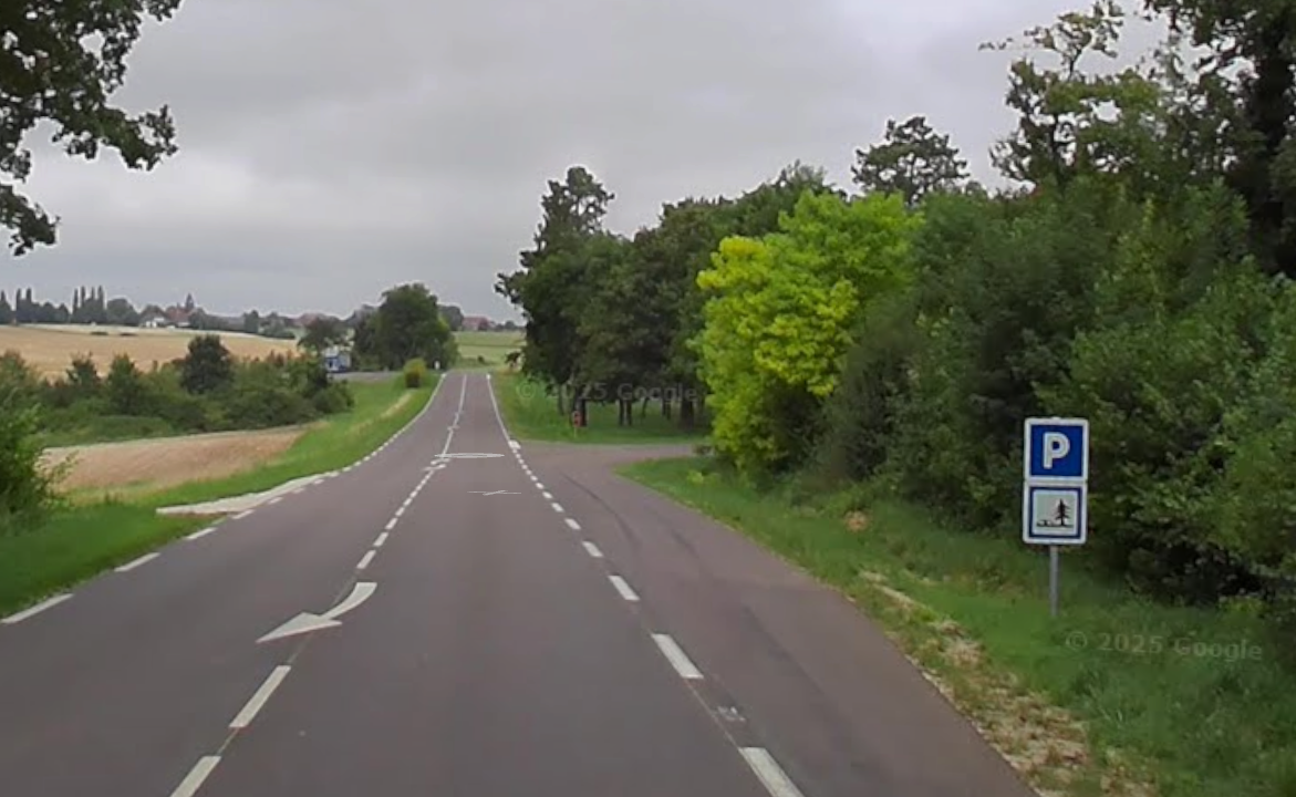 Aires de repos entre Bar sur seine et Magnant D443