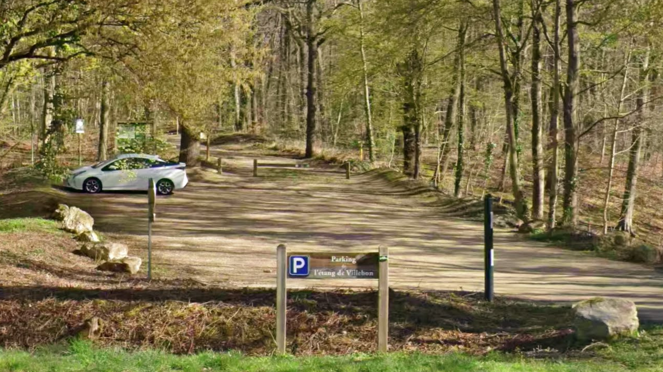 Parking de l��tang de Villebon