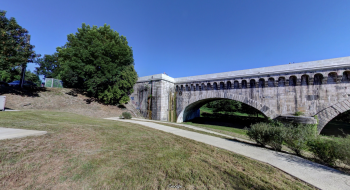 Sous le Pont Canal