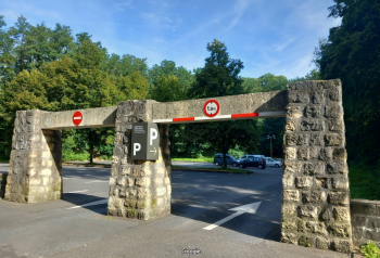 Parking du château d'Ecouen