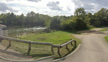 Petite plage naturiste  bords de Loue