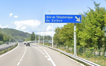 Aire du t�l�ph�rique du Sal�ve- A40